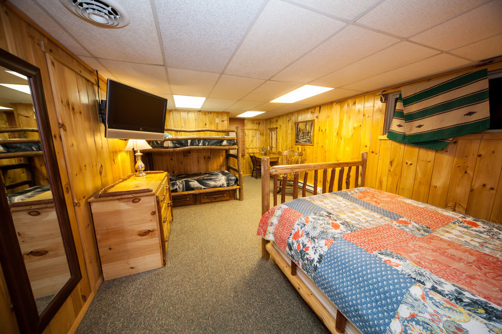 Log Cabin Lodge & Suites Jones Mills 외부 사진
