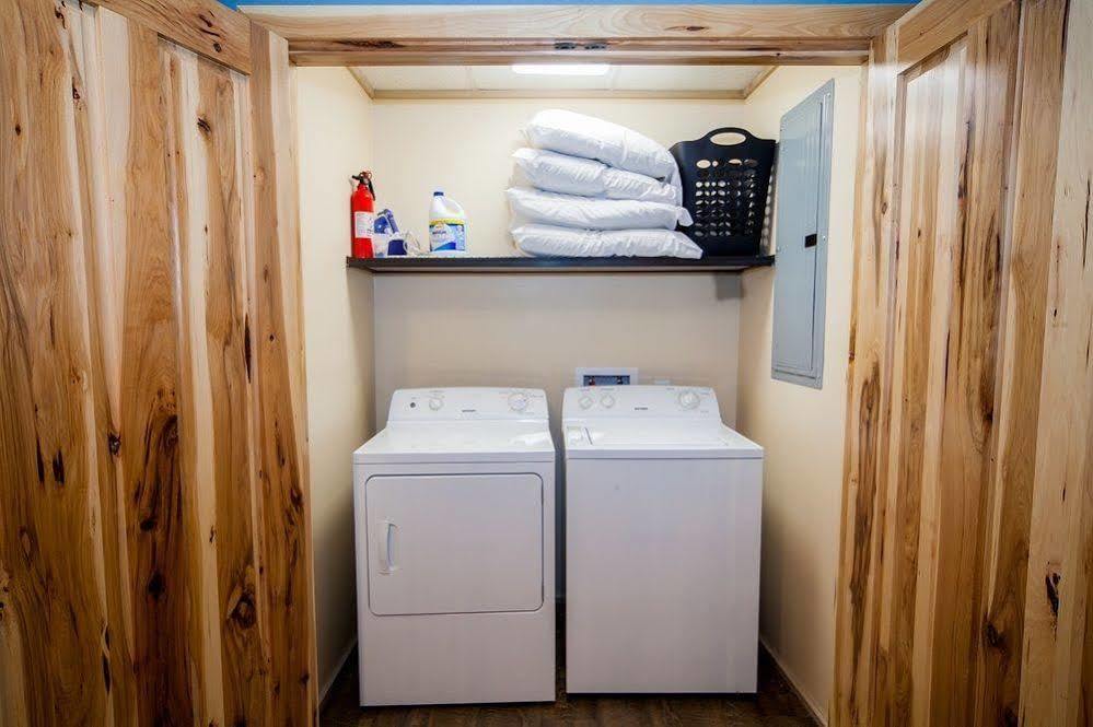 Log Cabin Lodge & Suites Jones Mills 외부 사진