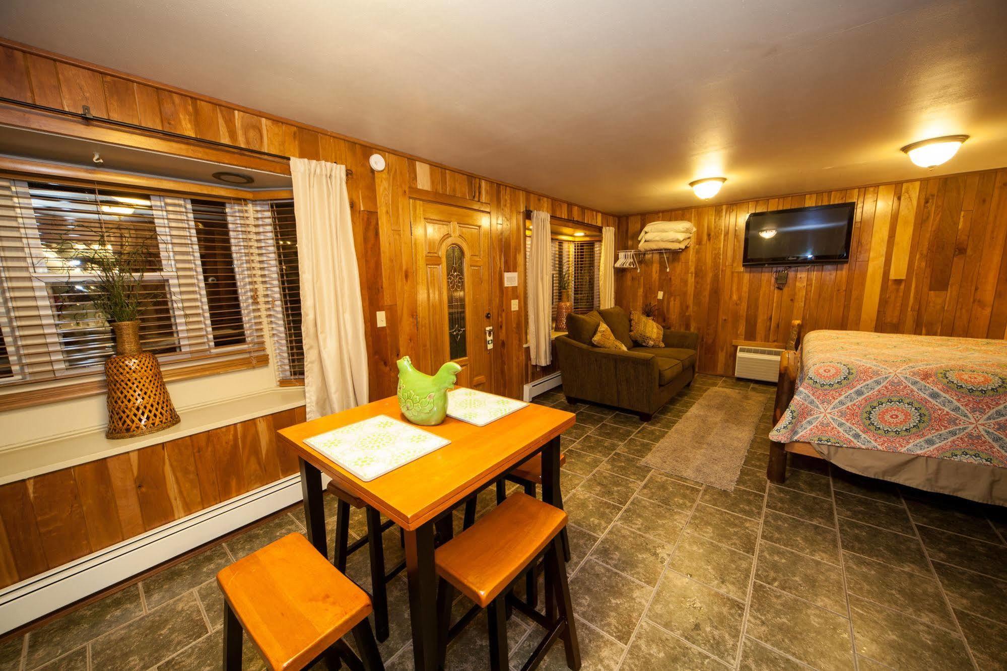 Log Cabin Lodge & Suites Jones Mills 외부 사진