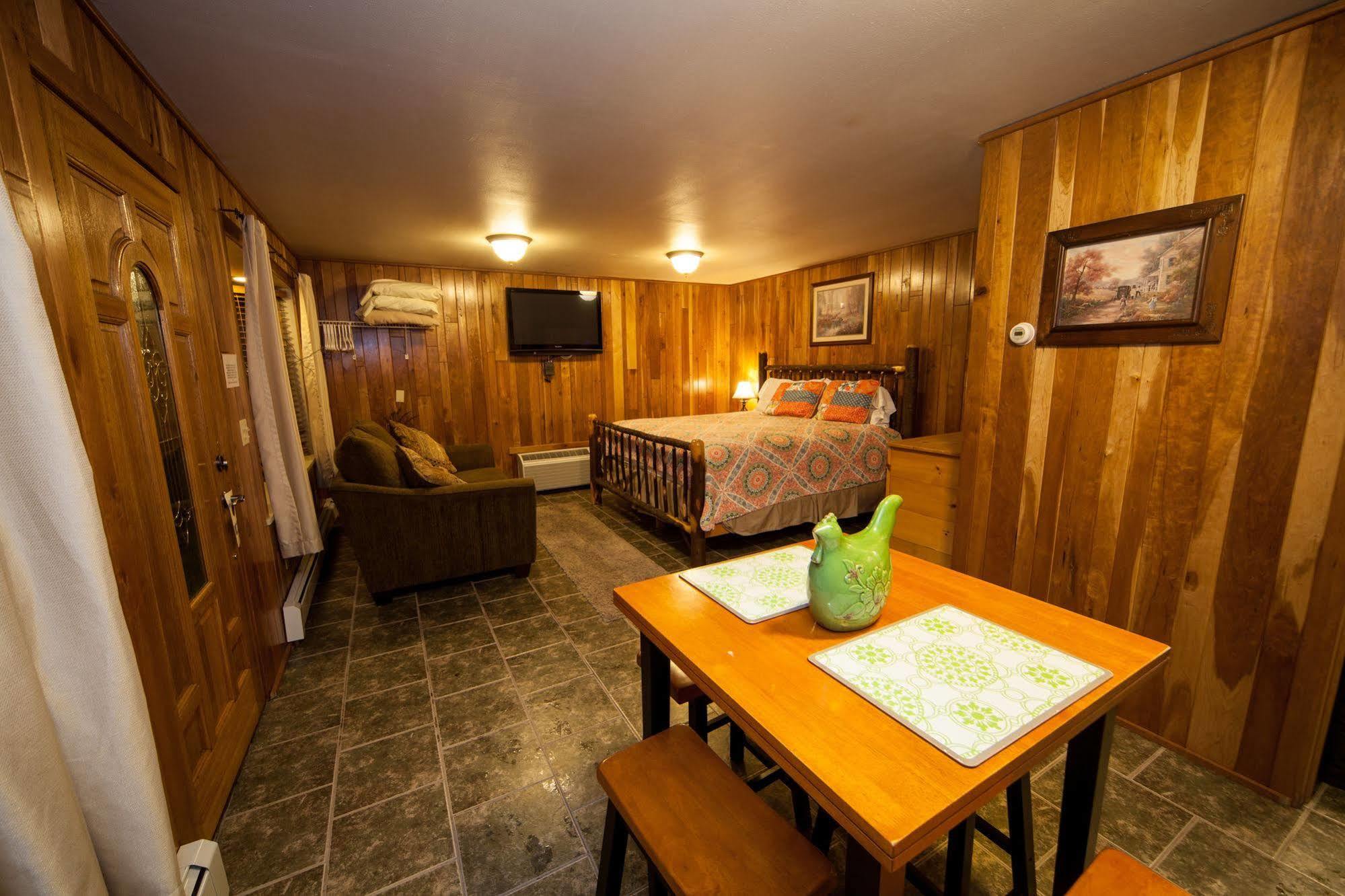 Log Cabin Lodge & Suites Jones Mills 외부 사진