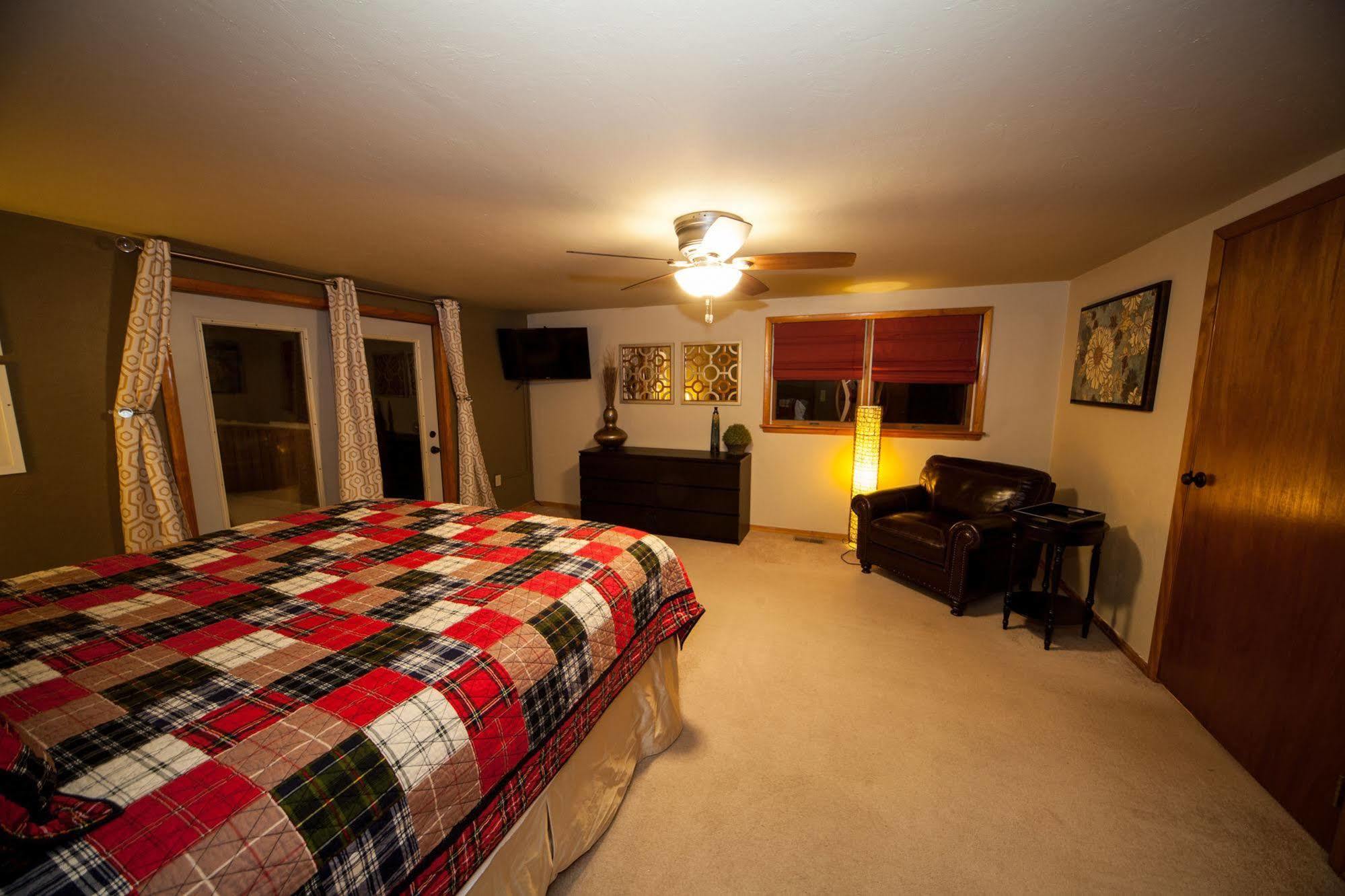 Log Cabin Lodge & Suites Jones Mills 외부 사진