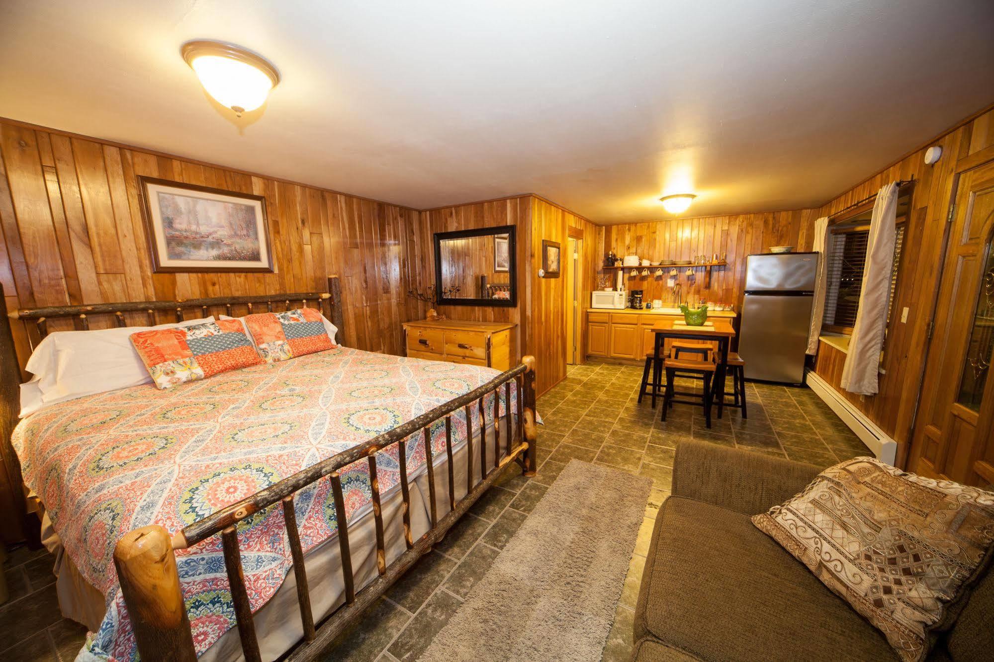 Log Cabin Lodge & Suites Jones Mills 외부 사진