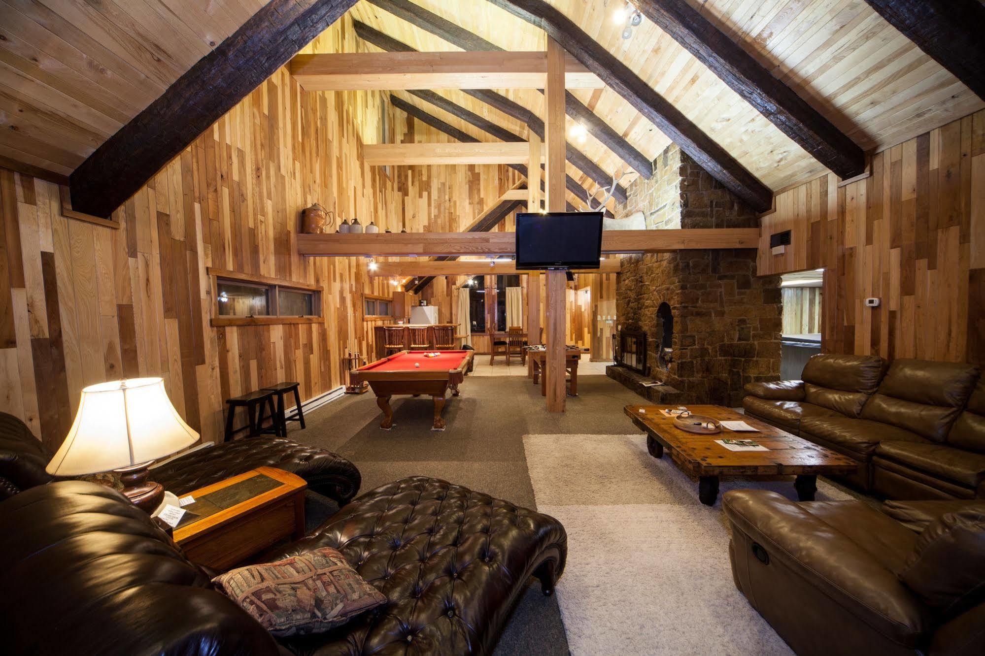 Log Cabin Lodge & Suites Jones Mills 외부 사진