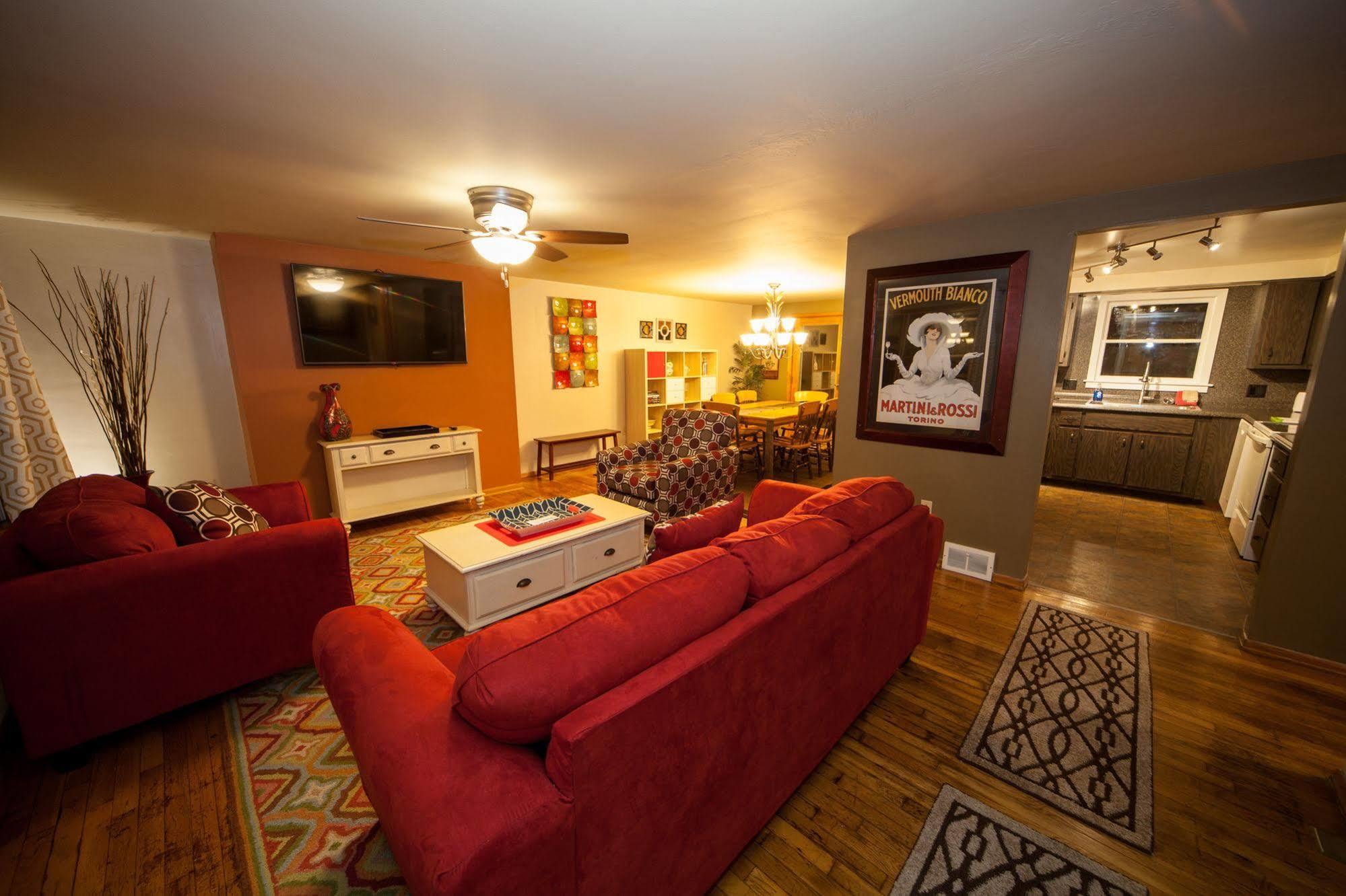 Log Cabin Lodge & Suites Jones Mills 외부 사진