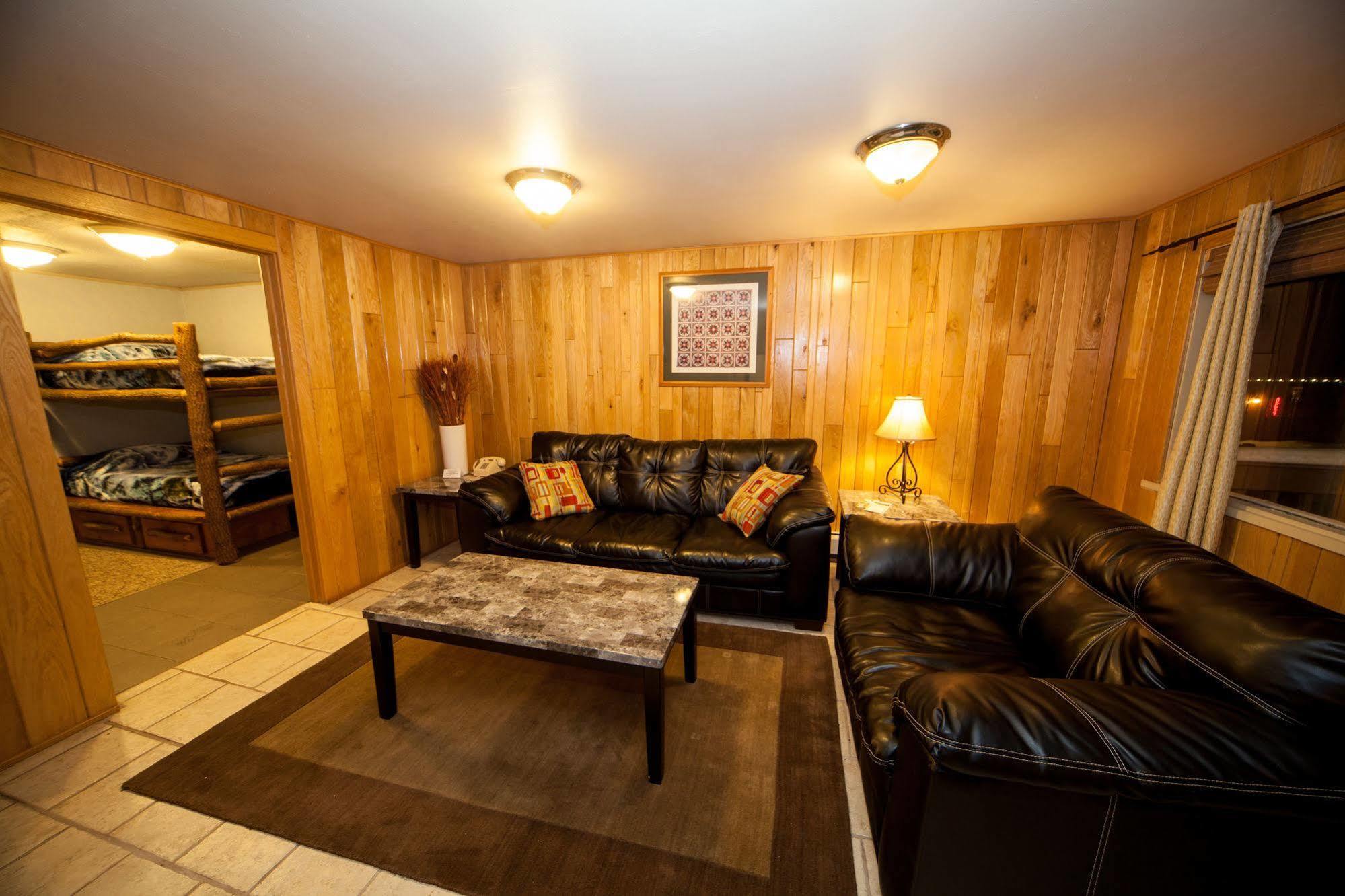 Log Cabin Lodge & Suites Jones Mills 외부 사진