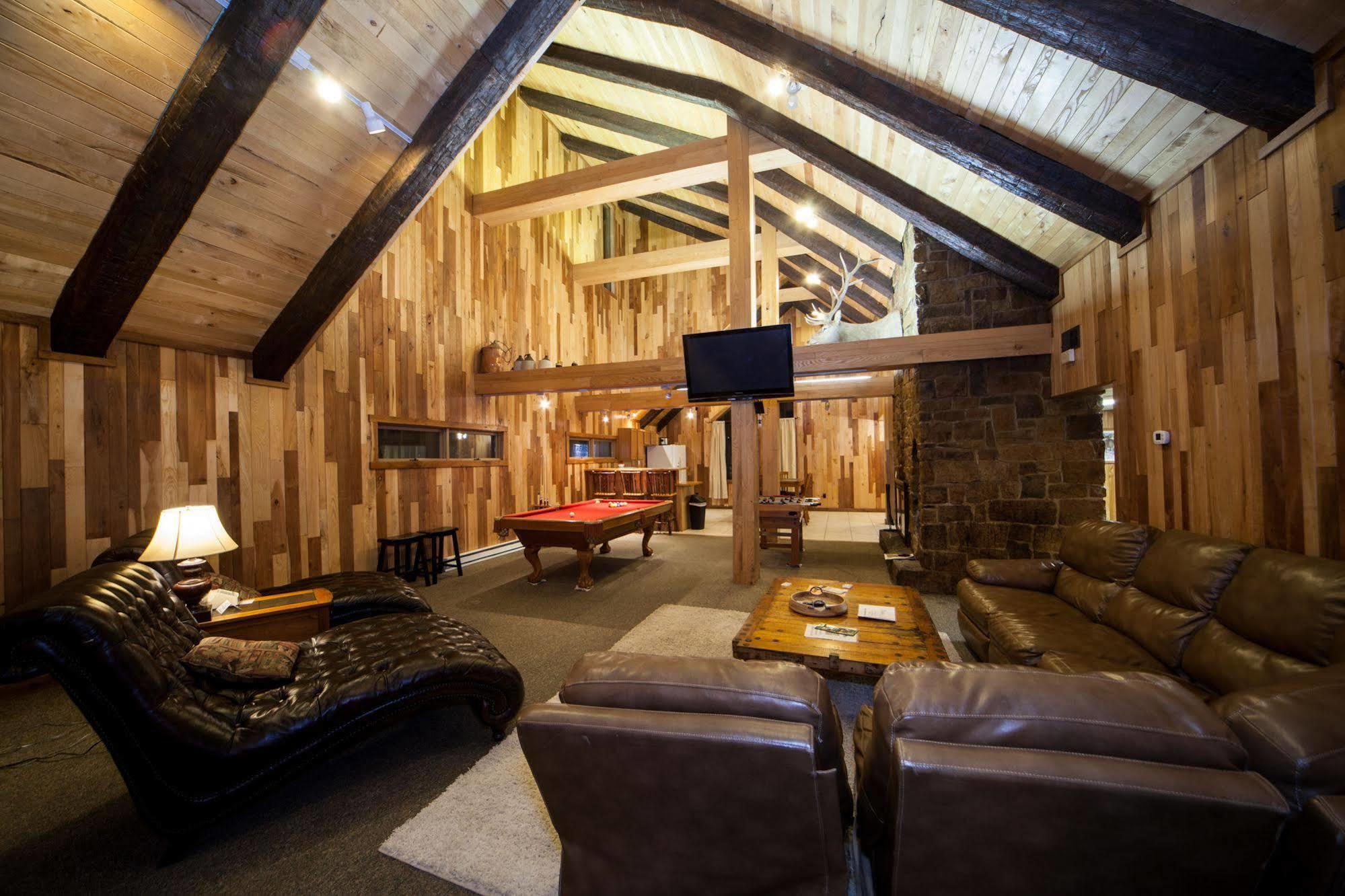Log Cabin Lodge & Suites Jones Mills 외부 사진