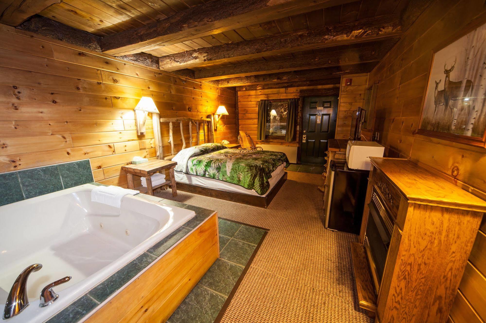 Log Cabin Lodge & Suites Jones Mills 외부 사진