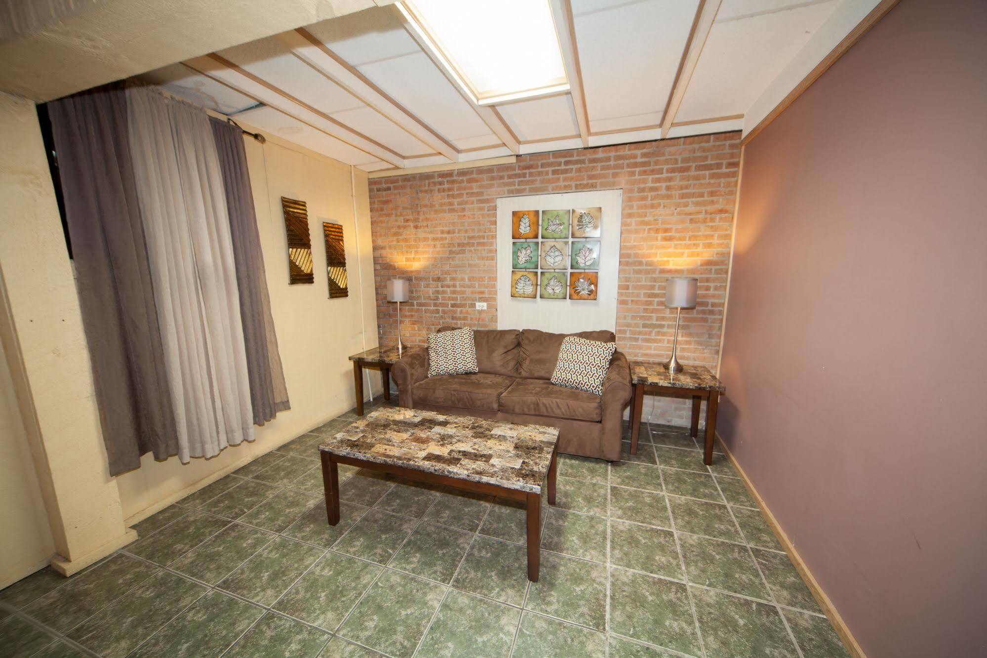 Log Cabin Lodge & Suites Jones Mills 외부 사진