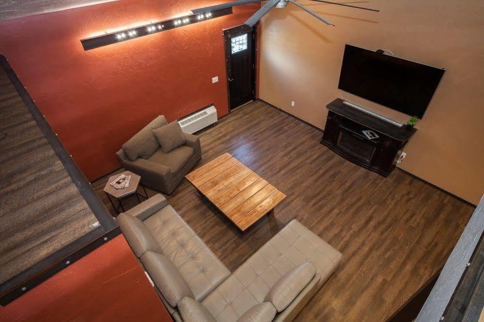 Log Cabin Lodge & Suites Jones Mills 외부 사진