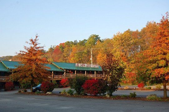 Log Cabin Lodge & Suites Jones Mills 외부 사진