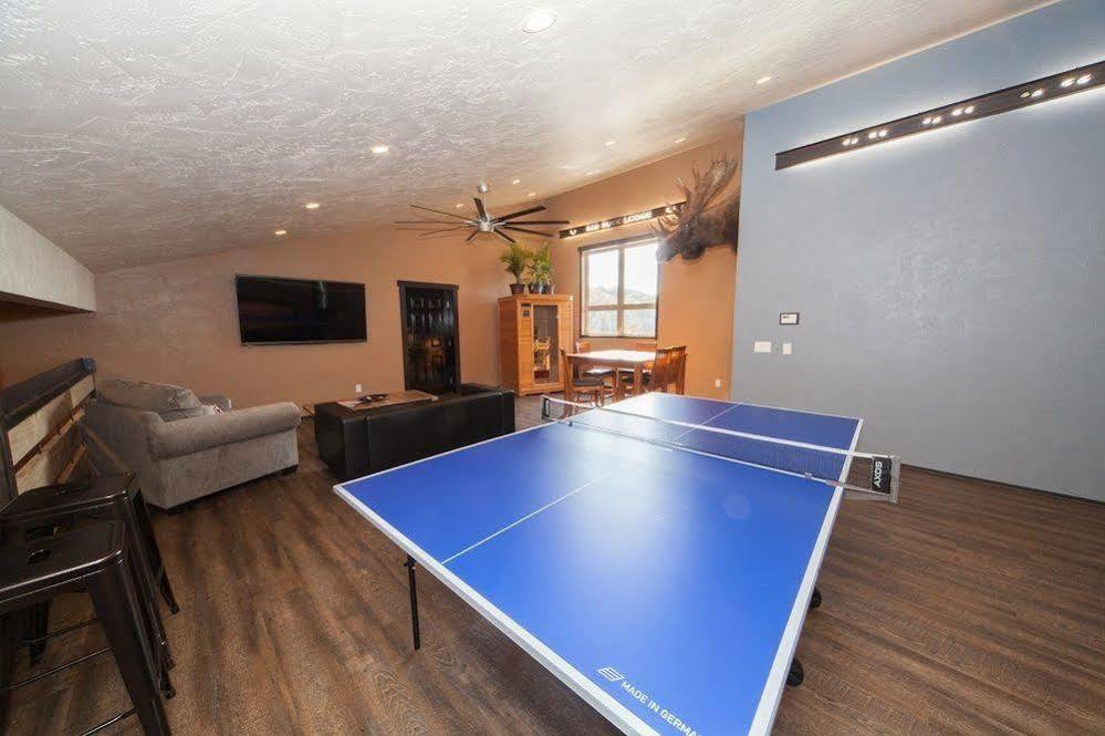Log Cabin Lodge & Suites Jones Mills 외부 사진