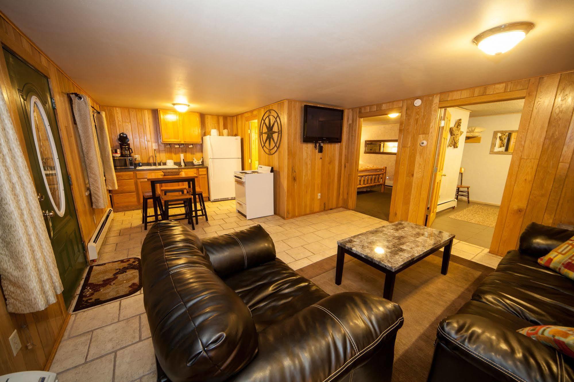 Log Cabin Lodge & Suites Jones Mills 외부 사진